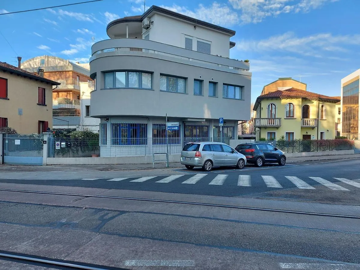 Marconi House Otel Mestre