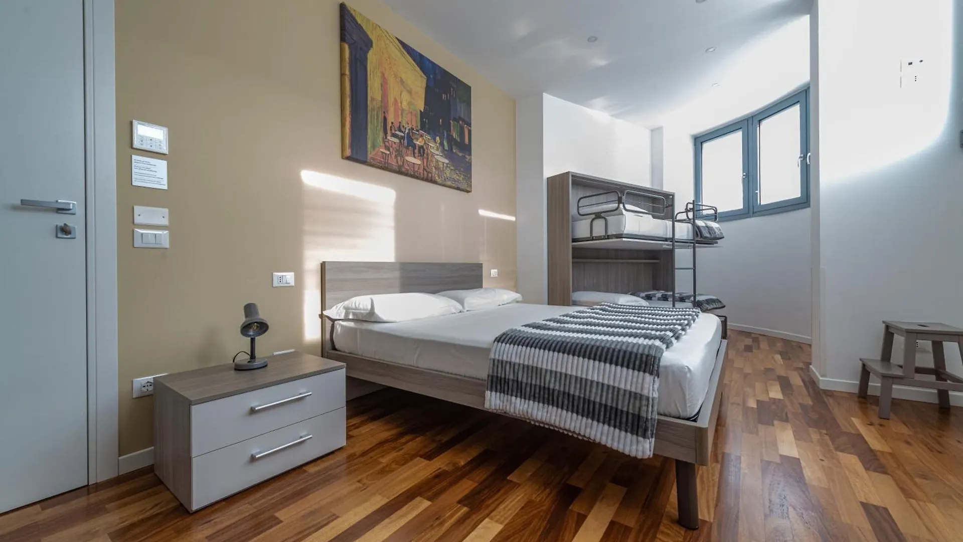 Konukevi Marconi House Otel Mestre İtalya